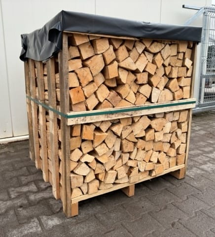 Brennholz-Buche-33-cm-ofengetrocknet-mit-Einwegkiste-1-RM-16-SRM Brennholz Buche 33 cm, Ofengetrocknet mit Einwegkiste (1 RM / 1,6 SRM)